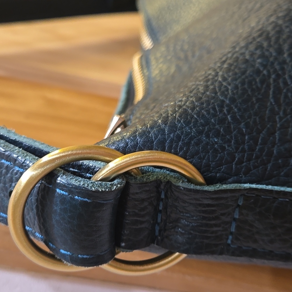 Portland Leather Lagoon  Shoulder Bag - Picture 4 of 8